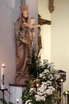 Mai Marienaltar